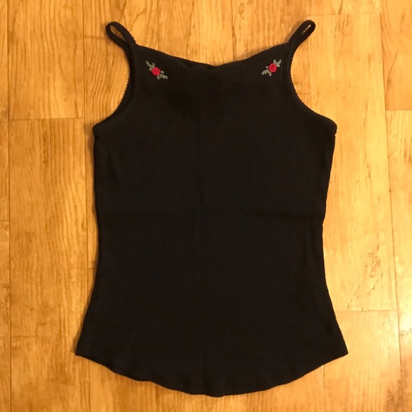 Women’s Tank Medium - Picture 2 of 5